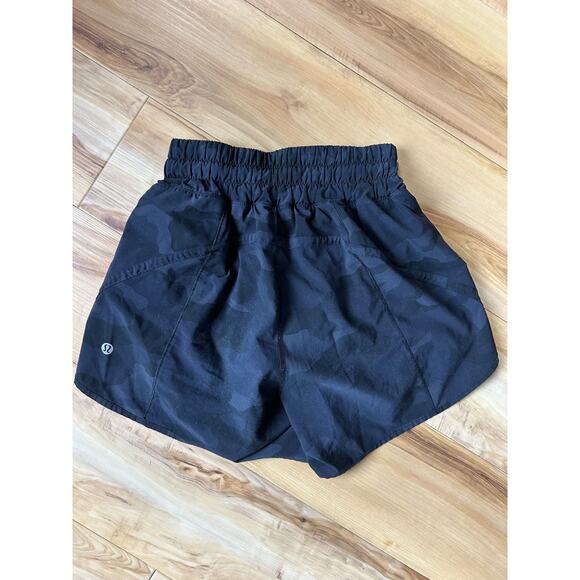 Lululemon Track That Mid-Rise Short 5" Size 2 Camo Black Athletic - Picture 2 of 3